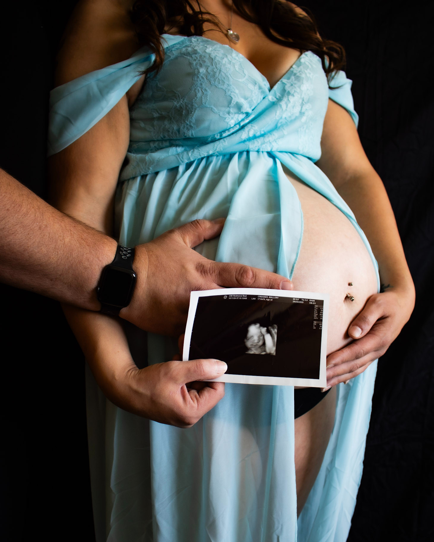 Maternity session with ultrasound